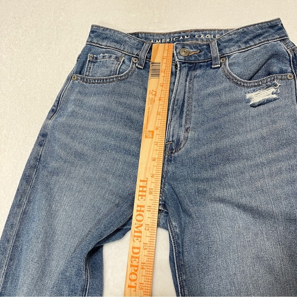 American Eagle Women's Comfort Stretch Waistband Distressed Mom Jean Size 2 Reg. - Picture 13 of 16